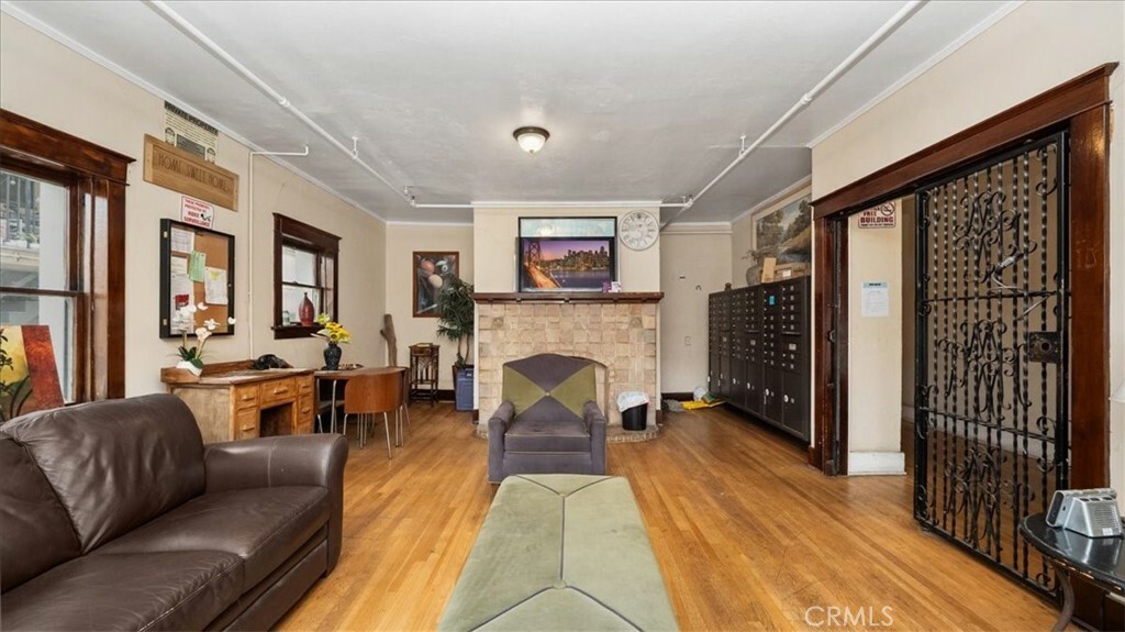 Property Photo: 323 W 4th Street 201 CA 90802