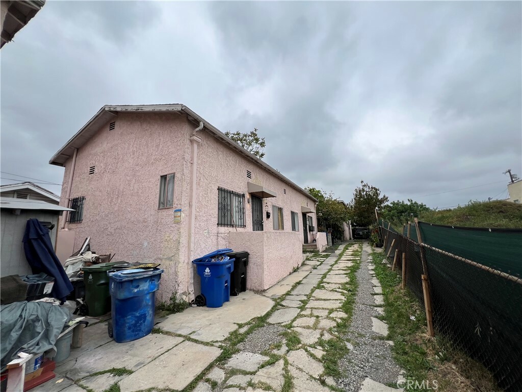 Property Photo: 2737 Pomeroy Avenue CA 90033