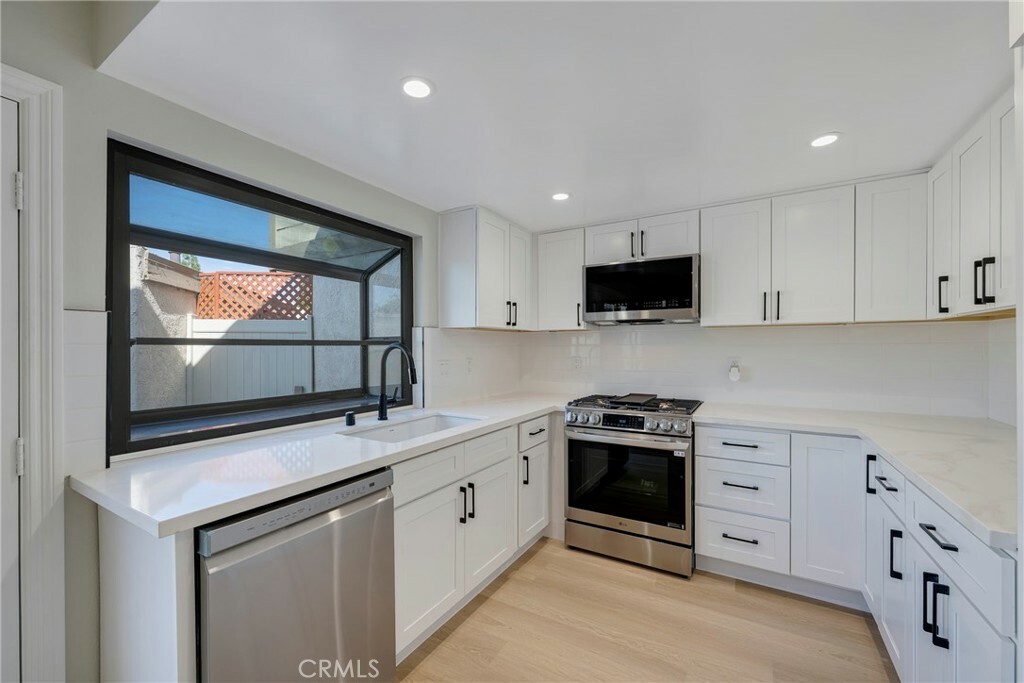 Property Photo:  2870 N Cottonwood Street 3  CA 92865 