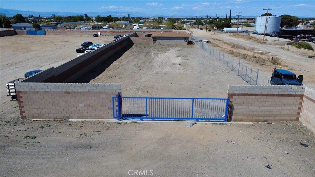 Property Photo: 42349 5th Street E CA 93535