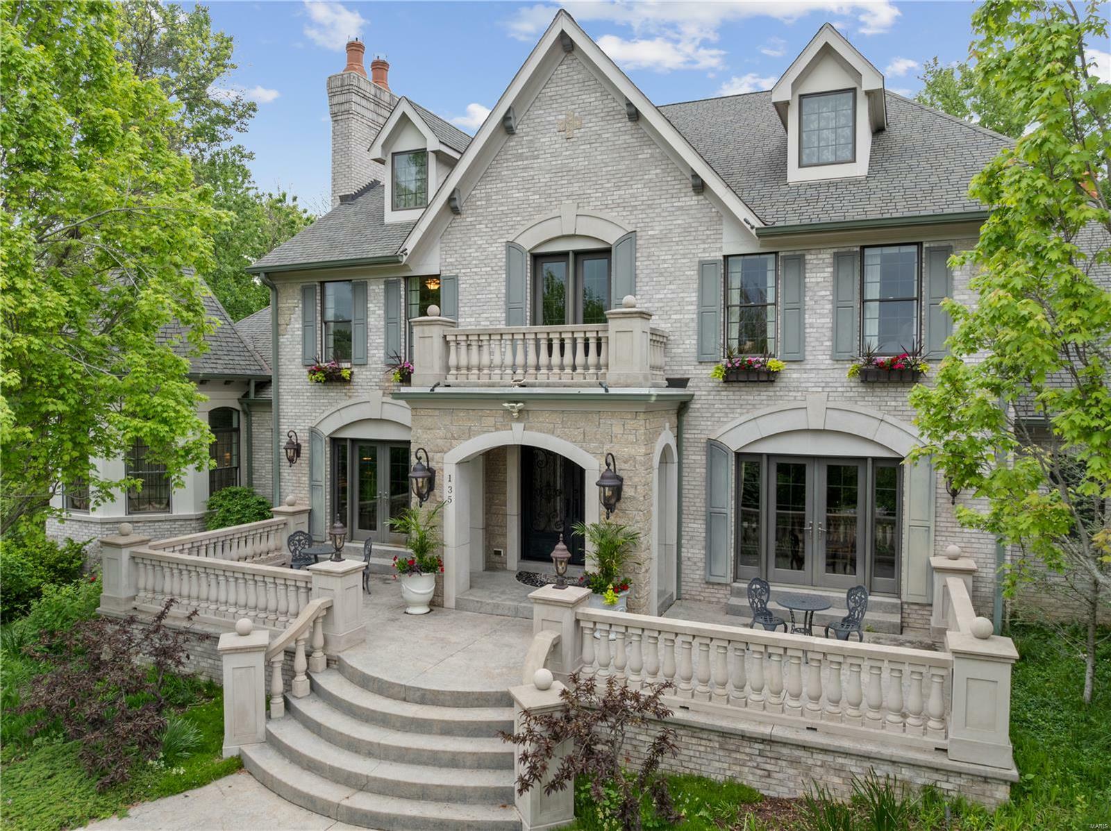Property Photo: 135 Ballas Court MO 63131