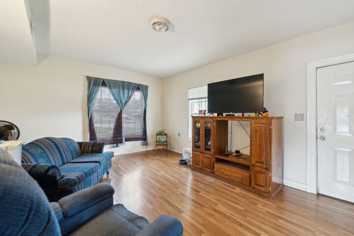 Property Photo: 512 W High St TN 37355