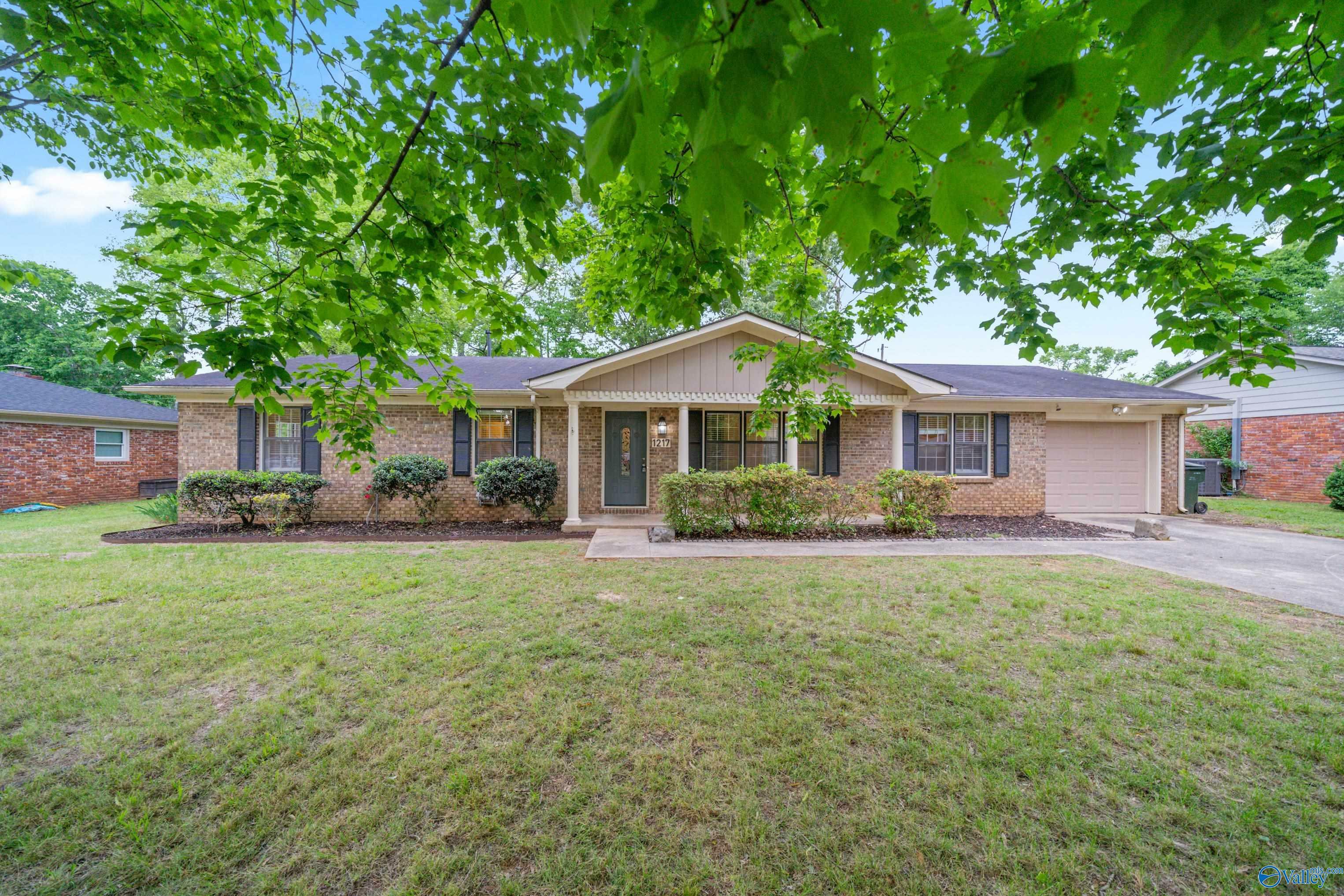 Property Photo: 1217 Count Mallard Drive SE AL 35601