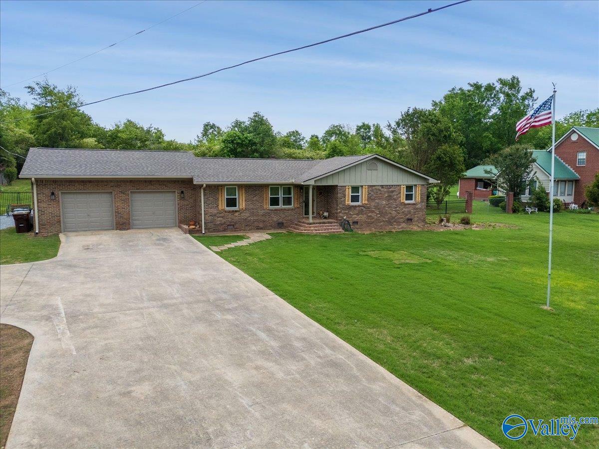 Property Photo: 15579 Quinn Road AL 35611