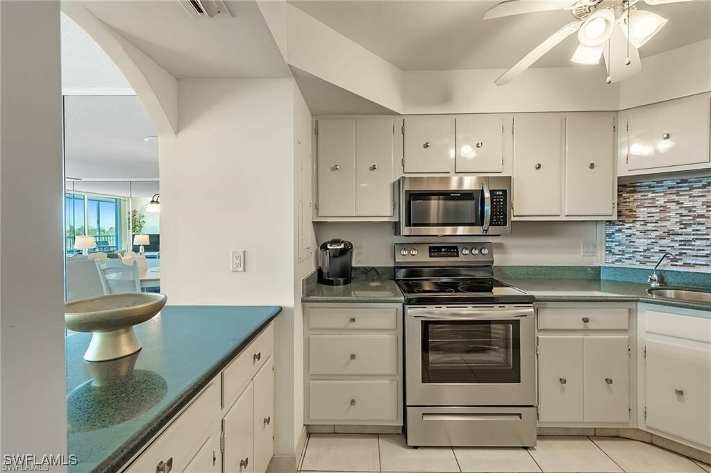Property Photo: 5 Bluebill Avenue 403 FL 34108