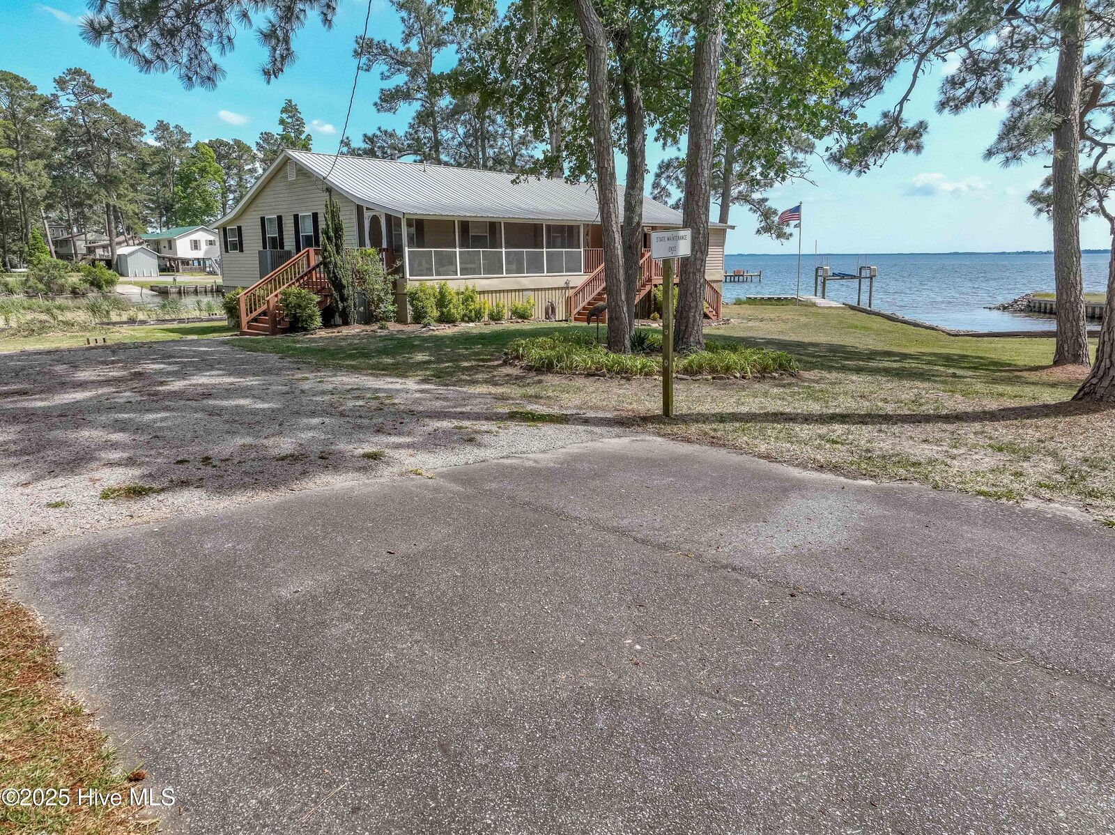 Property Photo:  966 W Island View Road  NC 27808 