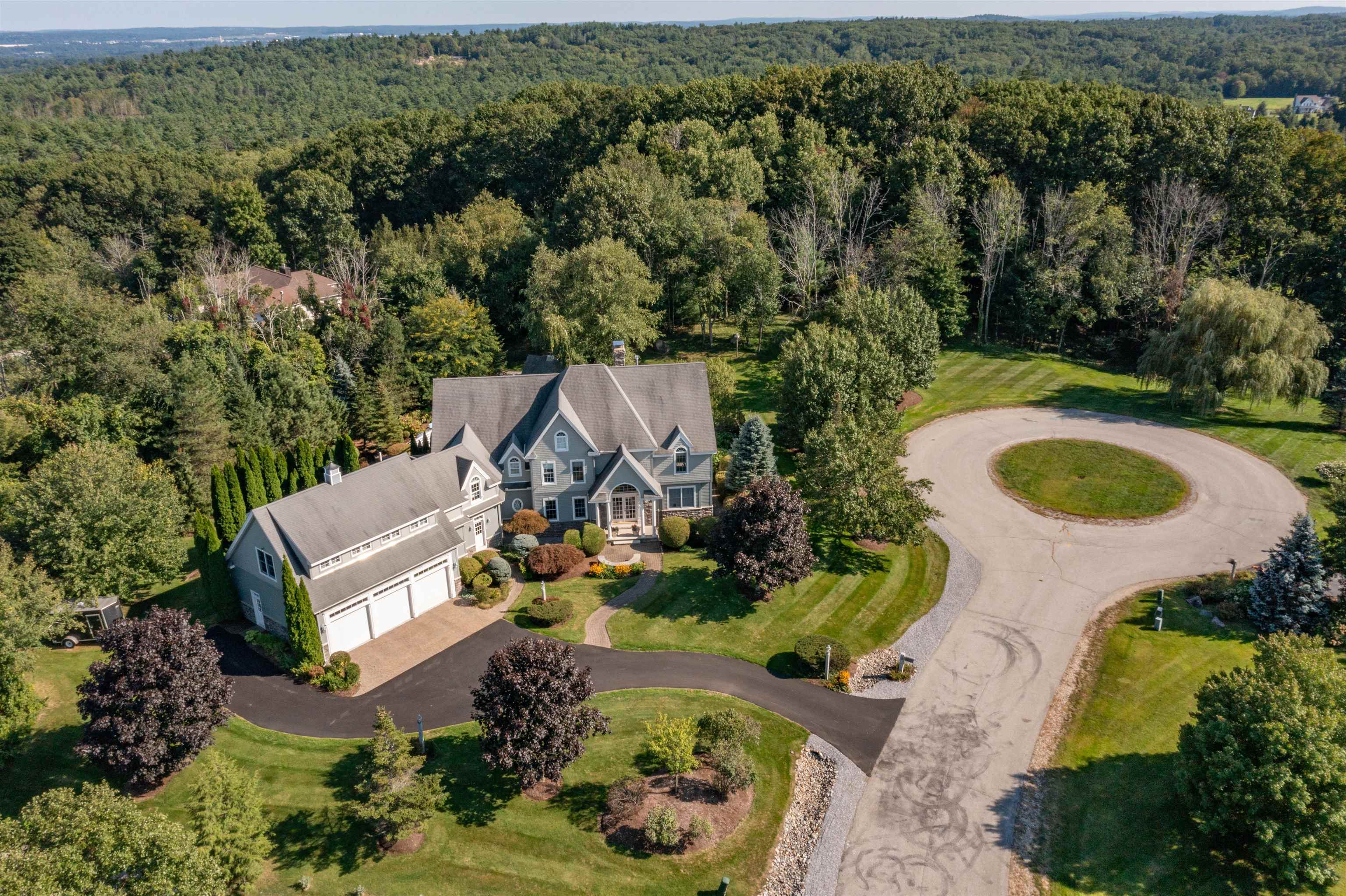 Property Photo:  12 Champagne Terrace  NH 03110 