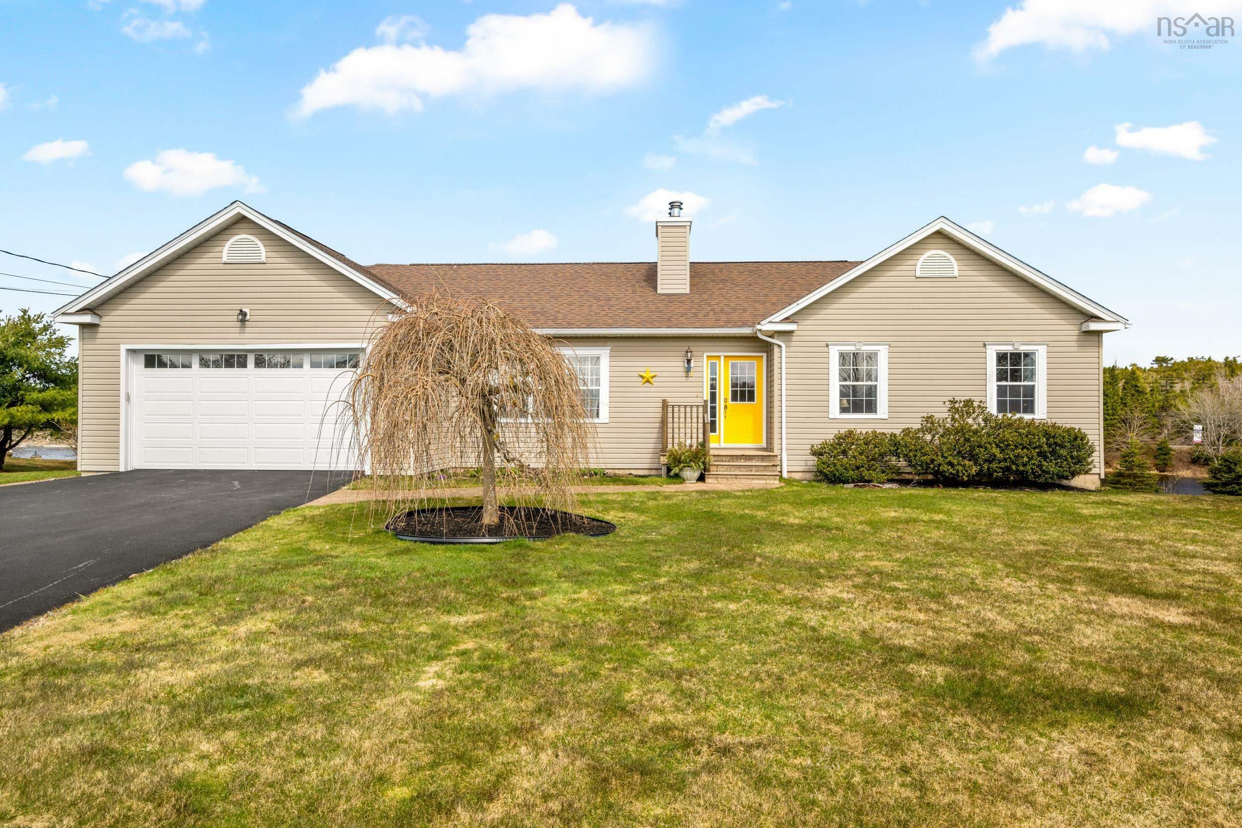 Property Photo: 21 Meadowview Drive NS B3E 1N5