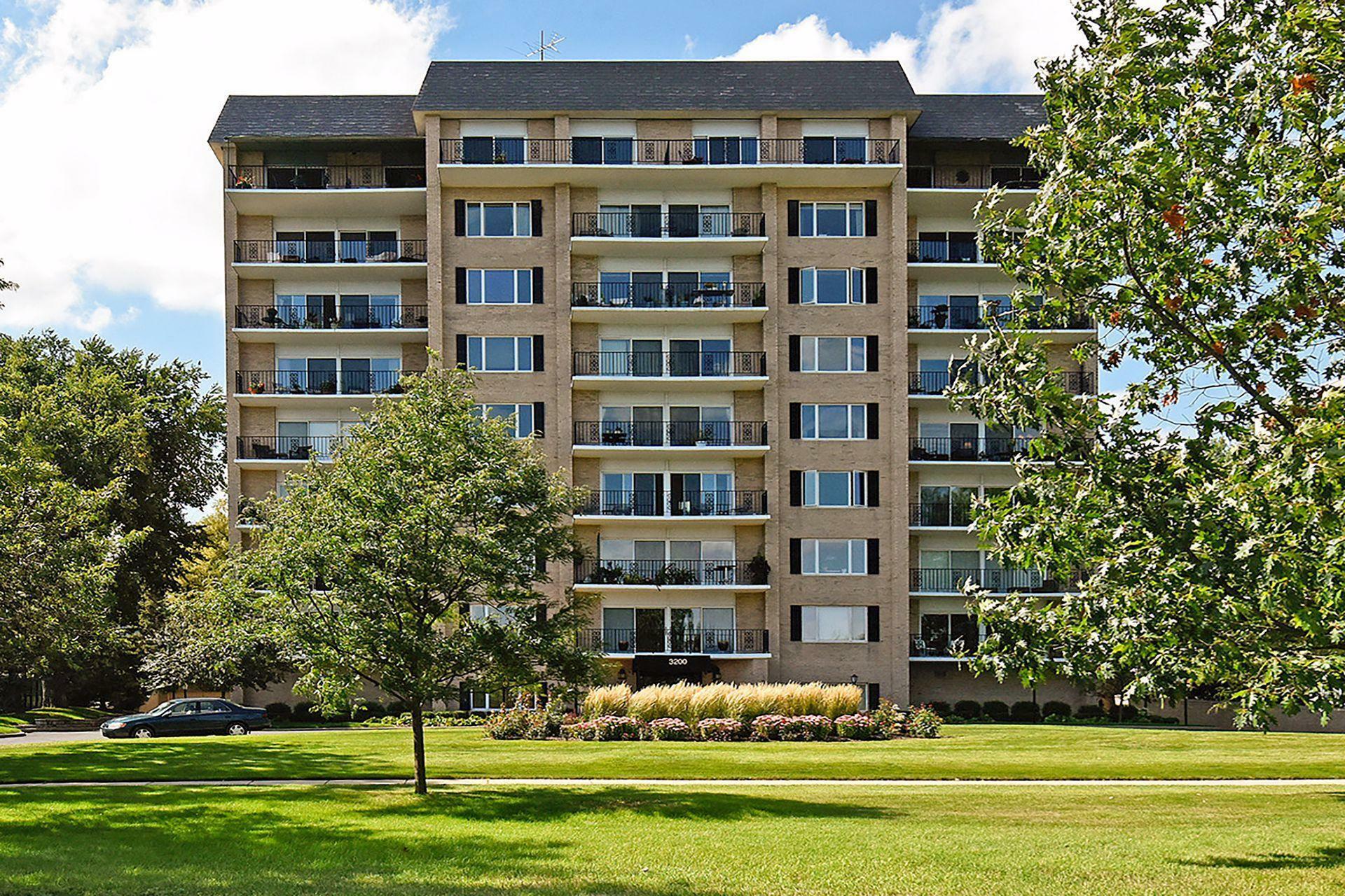 Property Photo: 3200 W Bde Maka Ska Parkway 302 MN 55416
