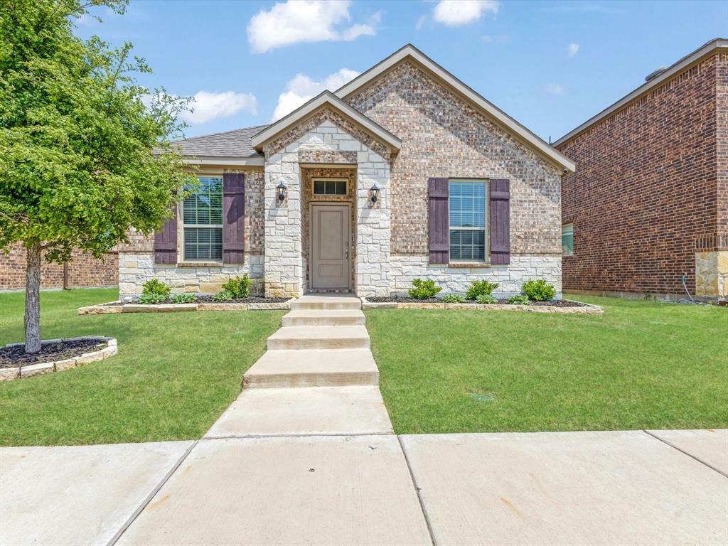 Property Photo: 2700 Franklin Drive TX 75009