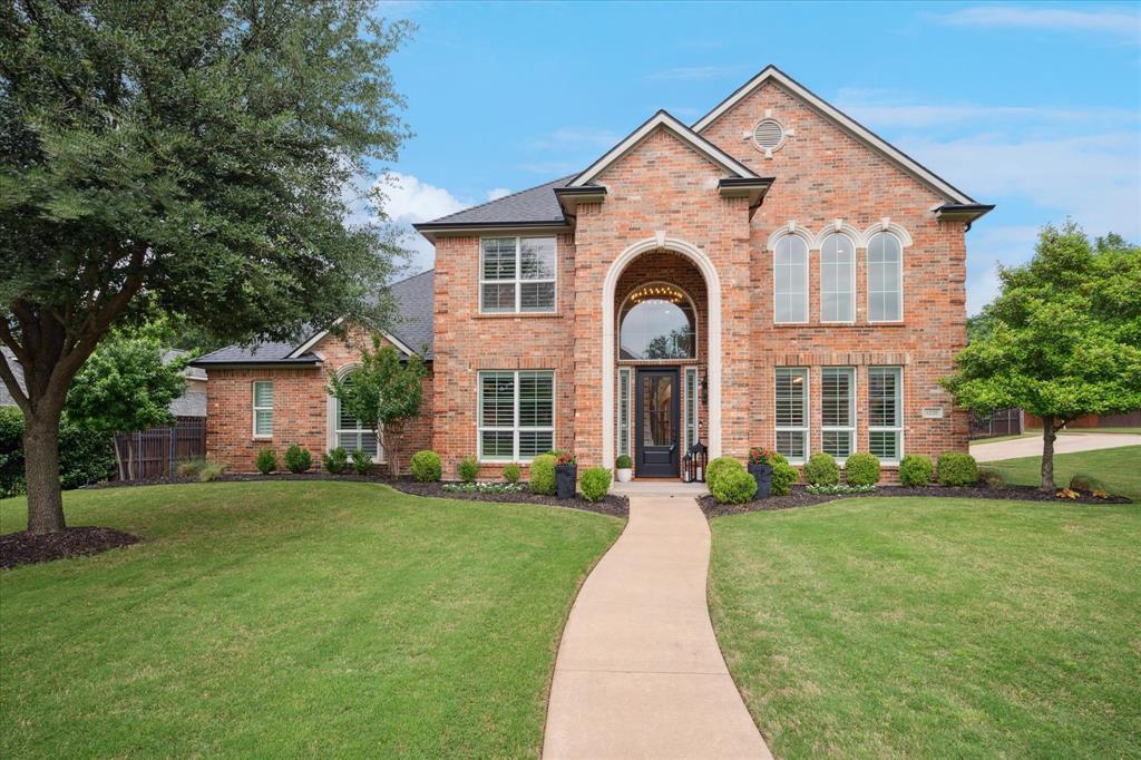 Property Photo: 1220 Forest Hills Drive TX 76092