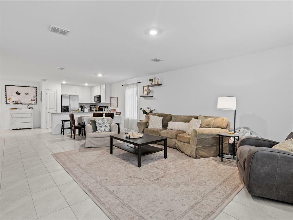 603 Vicksburg Drive  Ennis TX 75119 photo