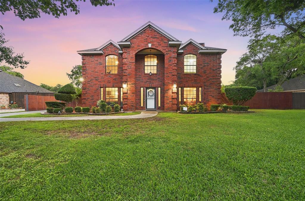 1323 Dahlia Drive  Grand Prairie TX 75052 photo
