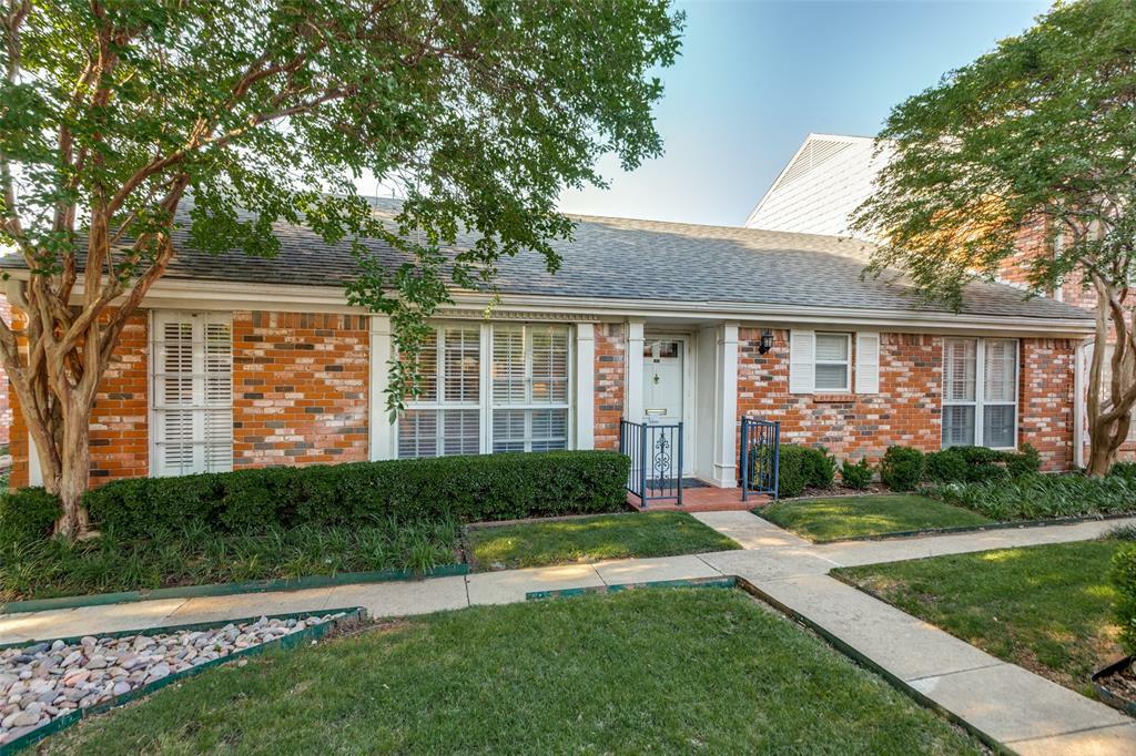 Property Photo: 957 Roaring Springs Road TX 76114