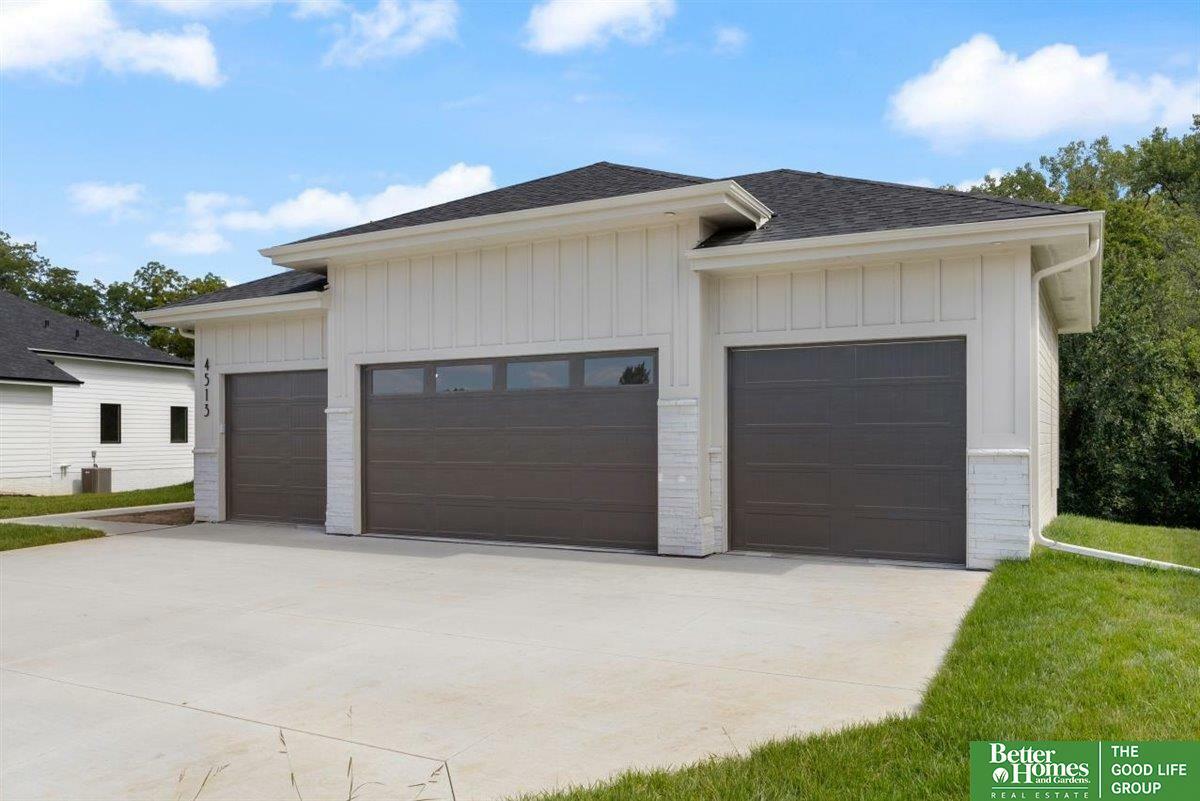 Property Photo: 5426 N 213th Avenue NE 68022