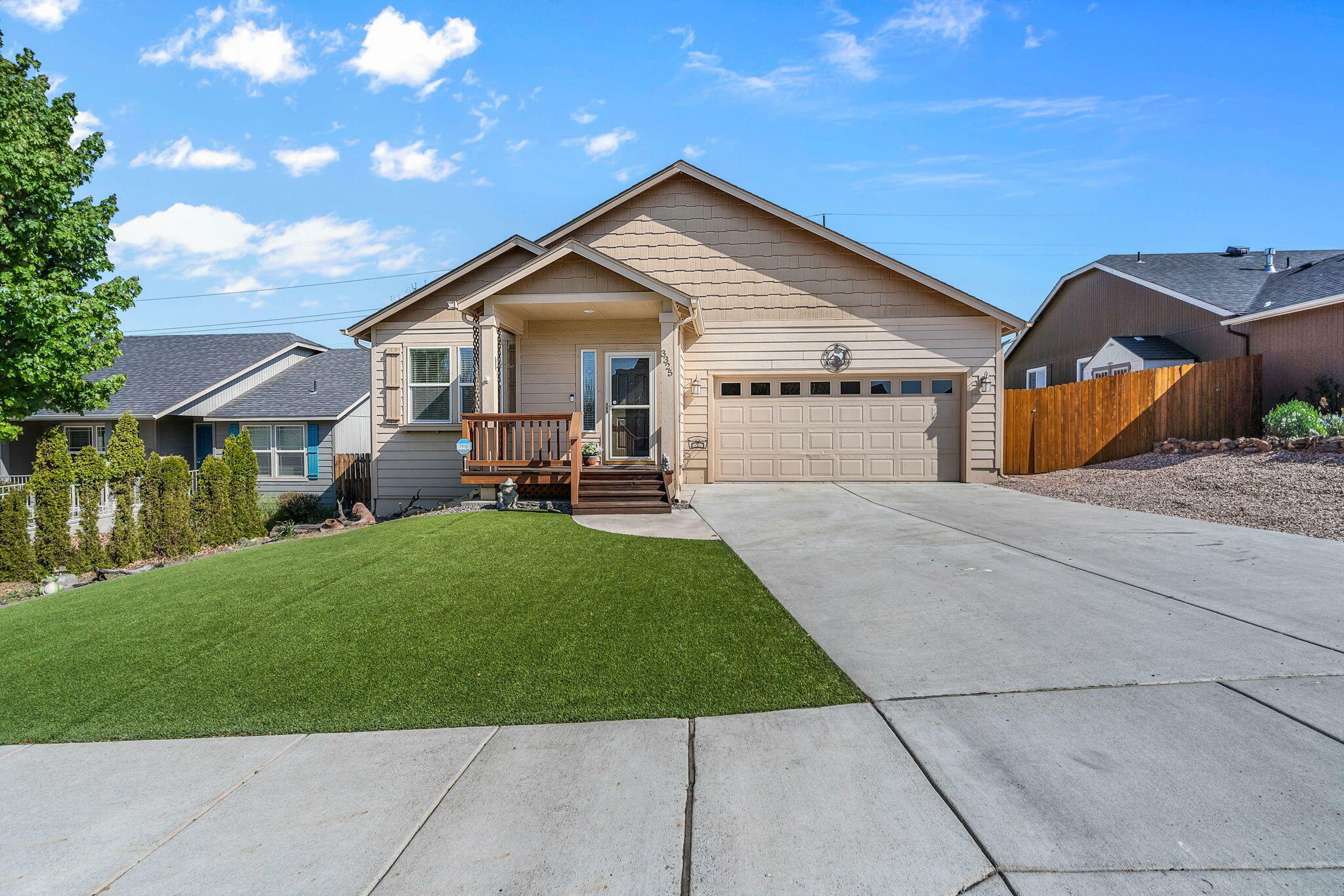 Property Photo: 3325 SW Antler Ridge Lane OR 97756