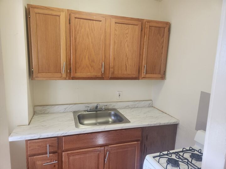 Property Photo:  19 1/2 Lunenburg Street 12  MA 01420 