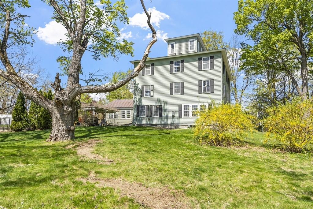 293 West St  Lunenburg MA 01462 photo