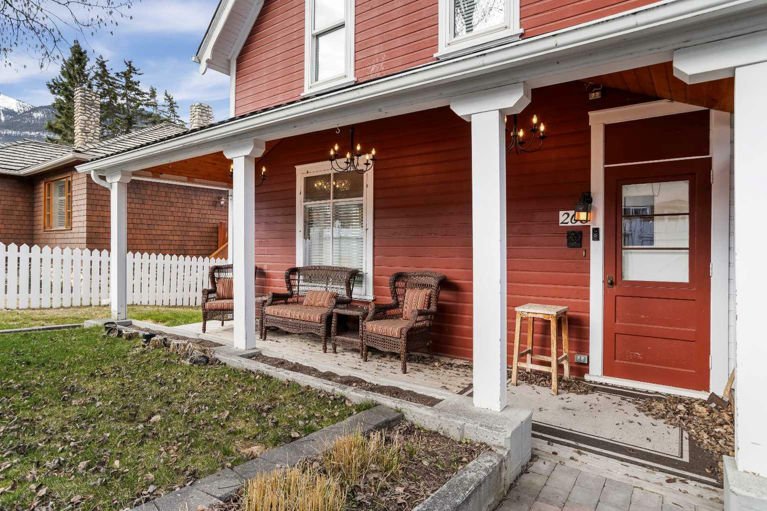 Property Photo: 203 Otter Street AB T1L 1A3