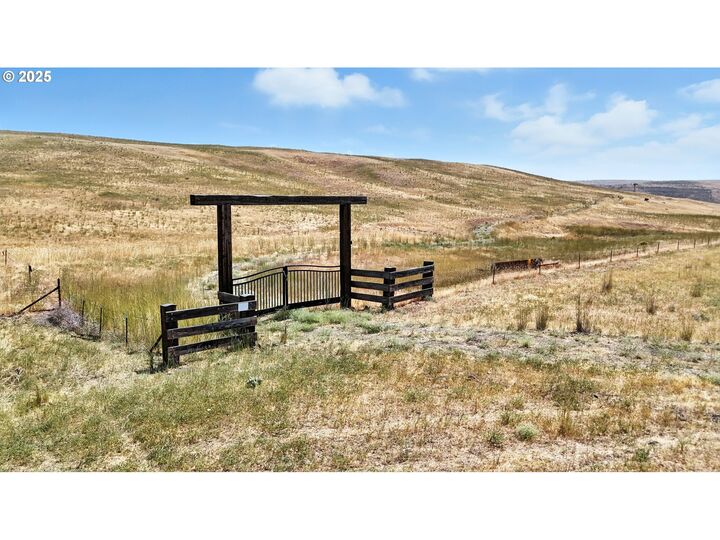 Property Photo:  Sand Rd  OR 97063 