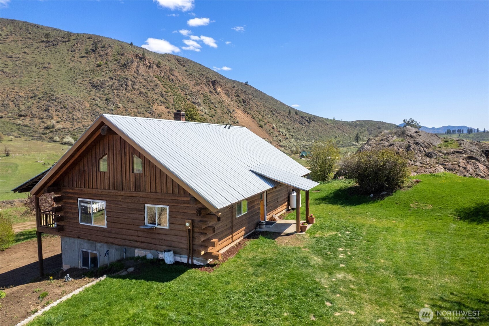 Property Photo:  364  East Chewuch Road  WA 98862 