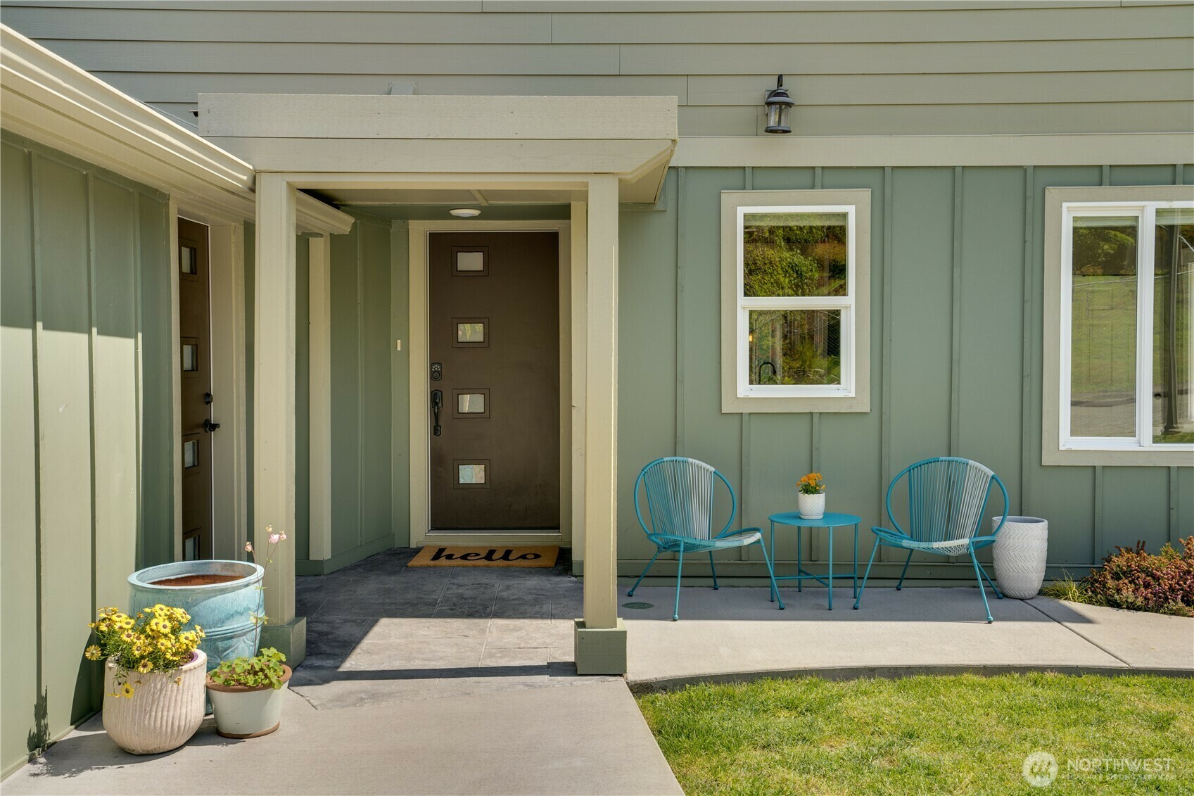 Property Photo: 2707 N Henry Road WA 98403