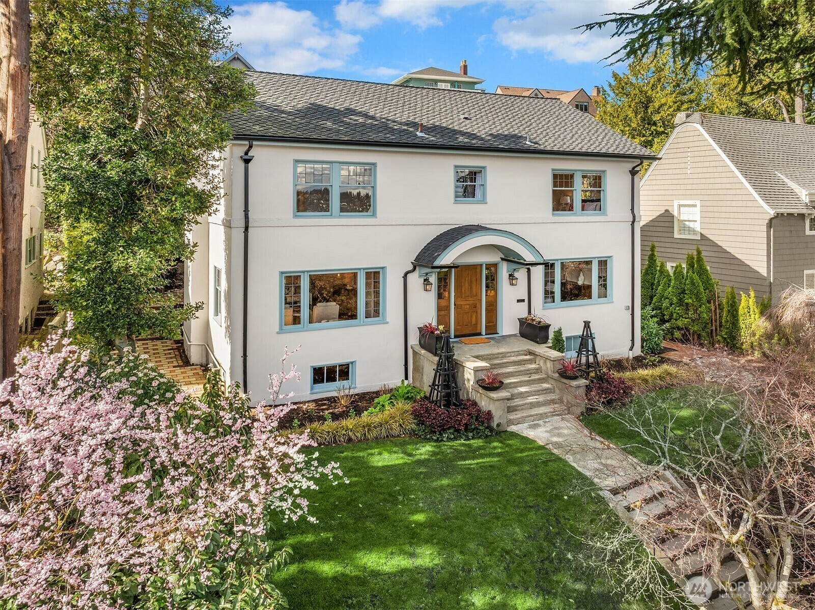 Property Photo: 3345 Lakewood Avenue S WA 98144