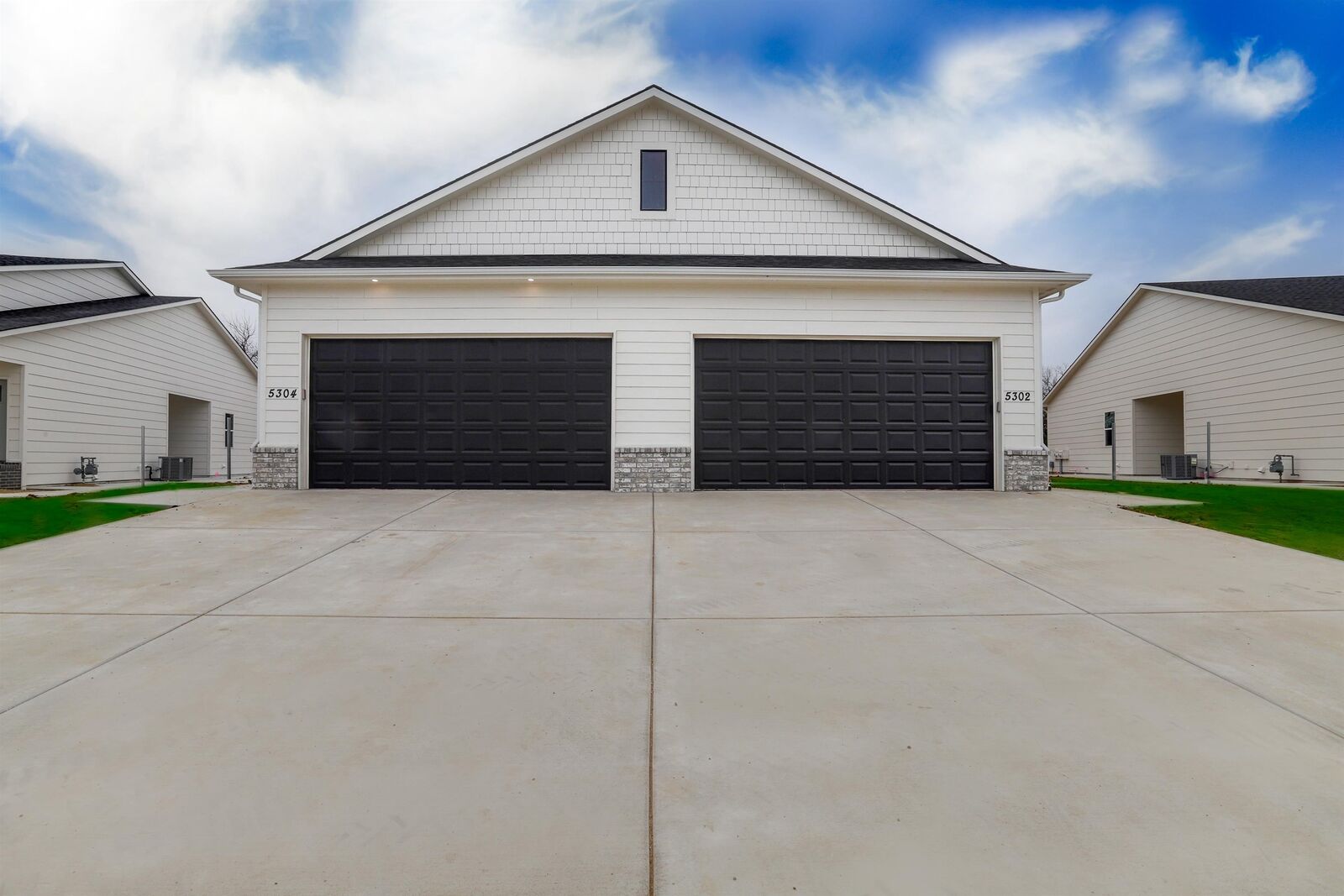 Property Photo: 5367 Pinecrest Ct N KS 67220