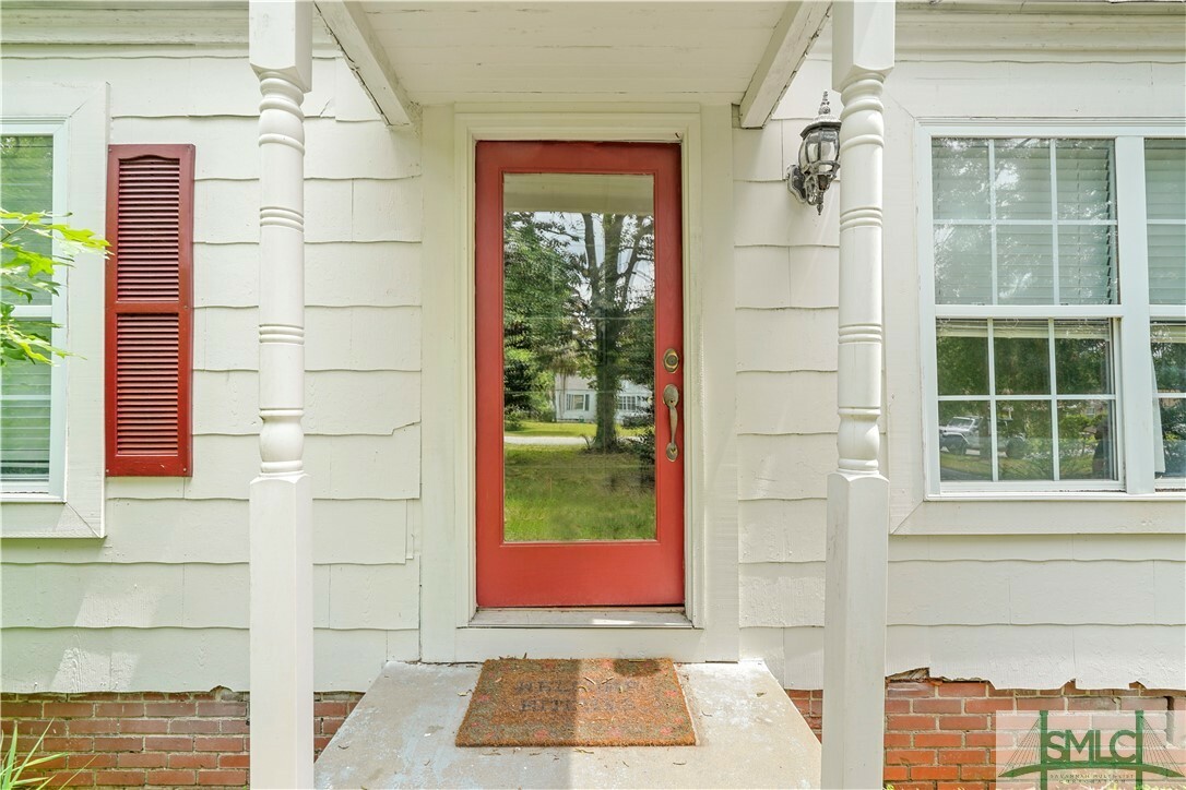 Property Photo: 208 Appleby Road GA 31407