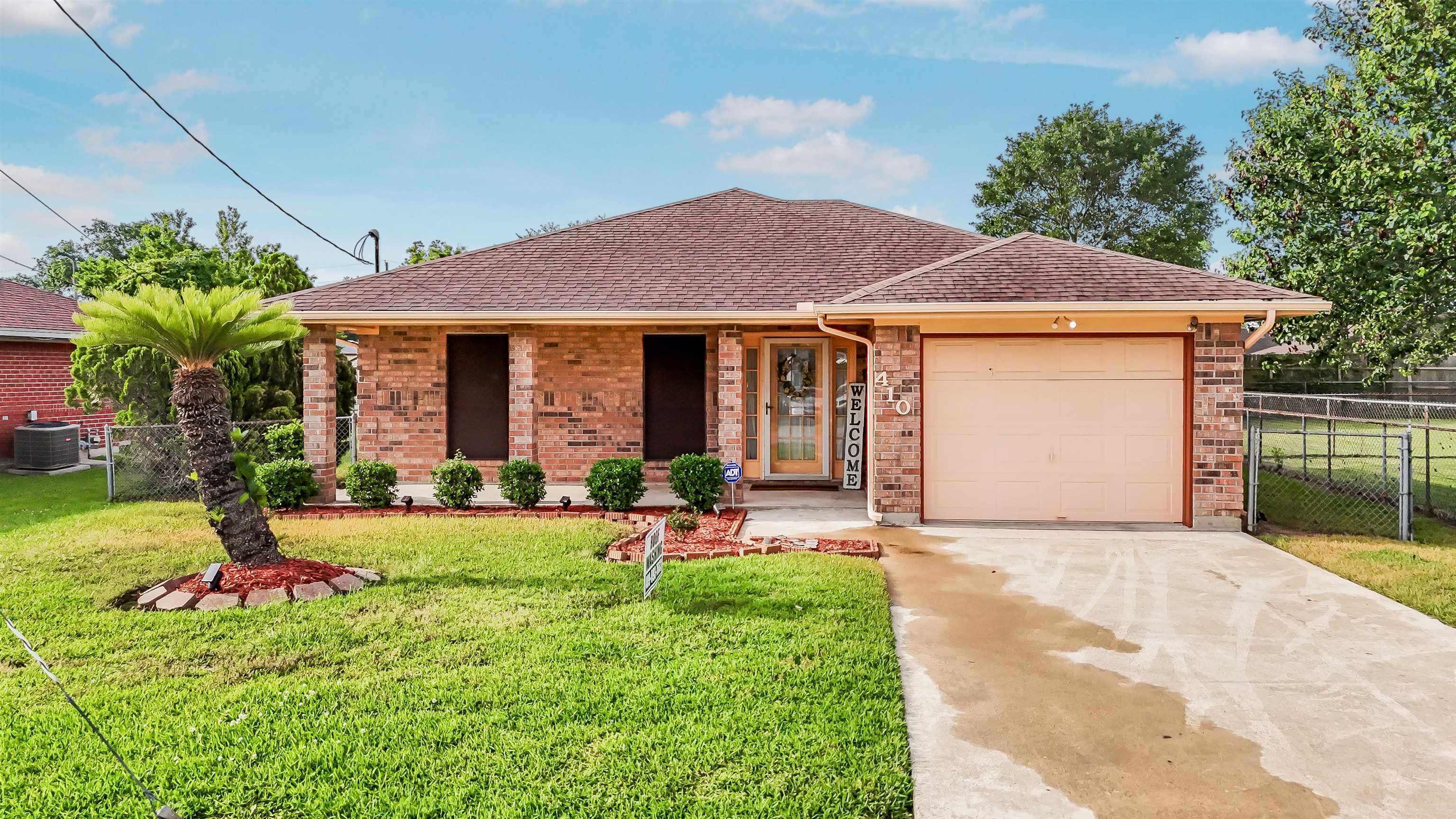 Property Photo: 410 Neicy TX 77701
