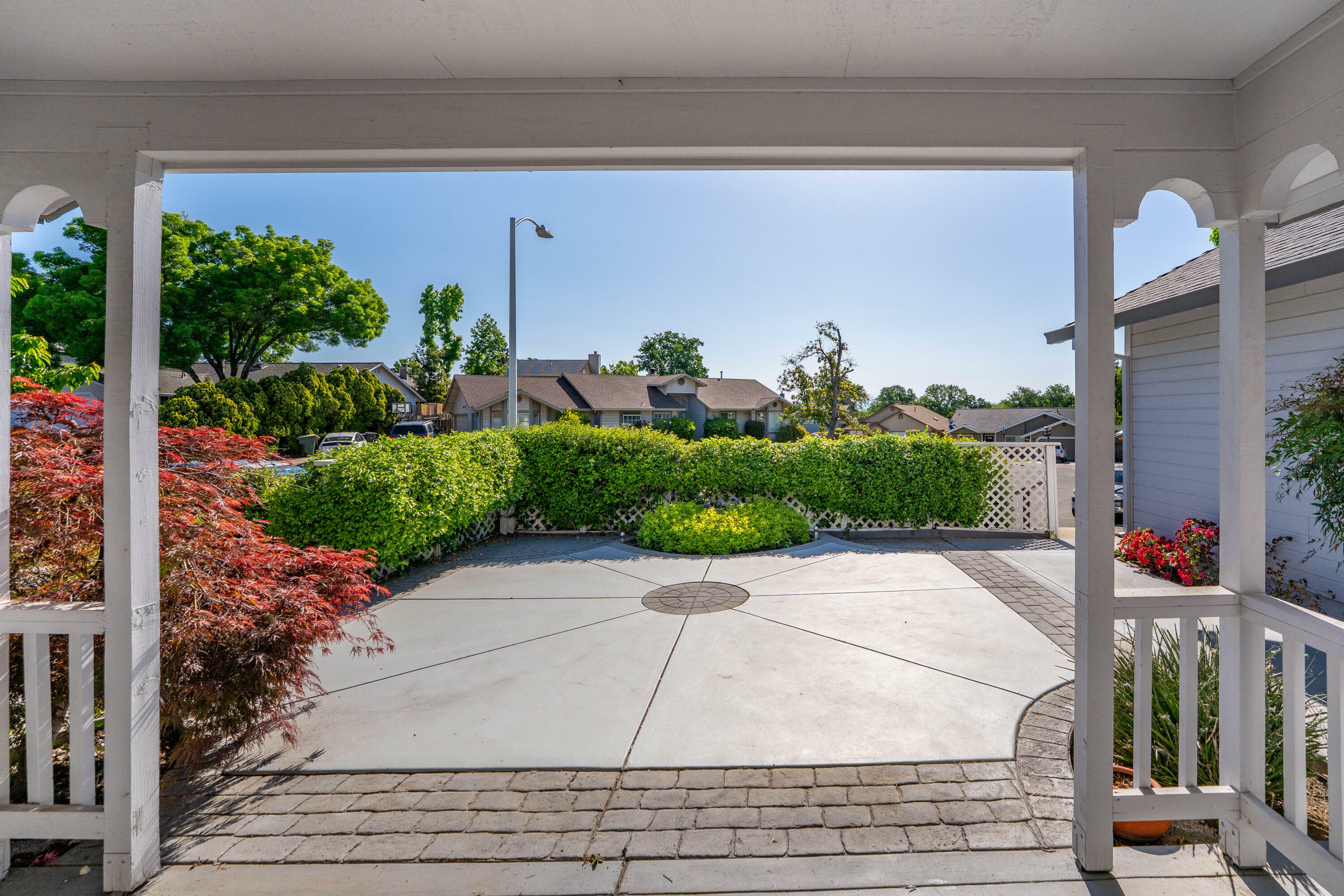Property Photo: 484 Dominica Court CA 96003