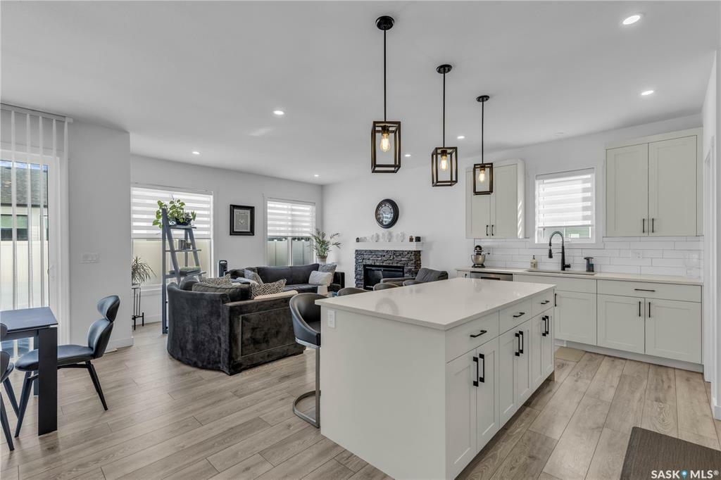 Property Photo: 2415 Rosewood Drive SK S7V 0Z3