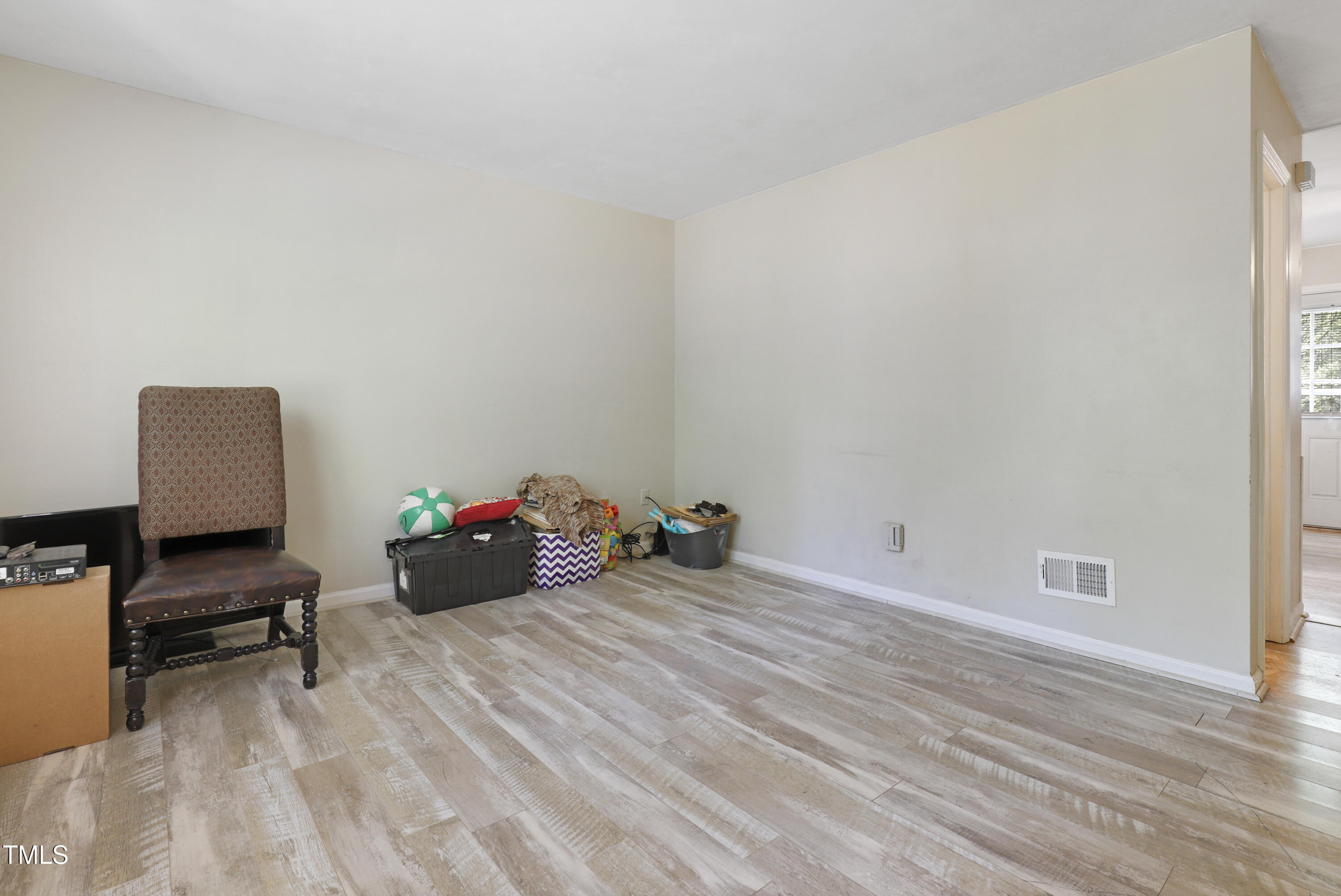 Property Photo: 930 Jason Court NC 27511