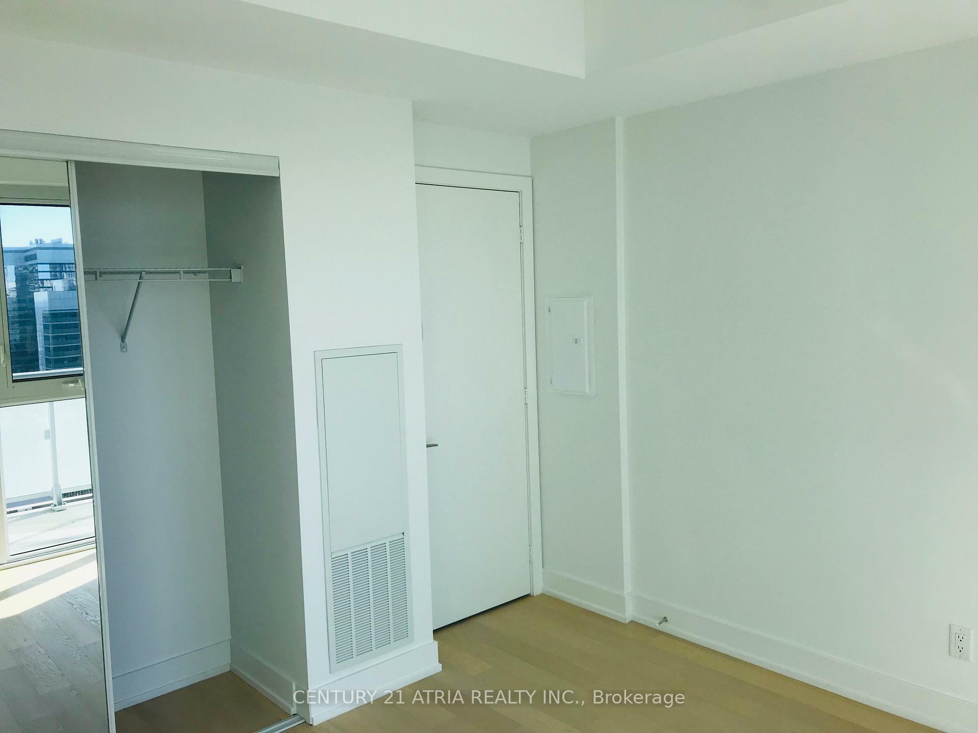 Property Photo: 7 Grenville Street 2512 ON M4Y 0E9