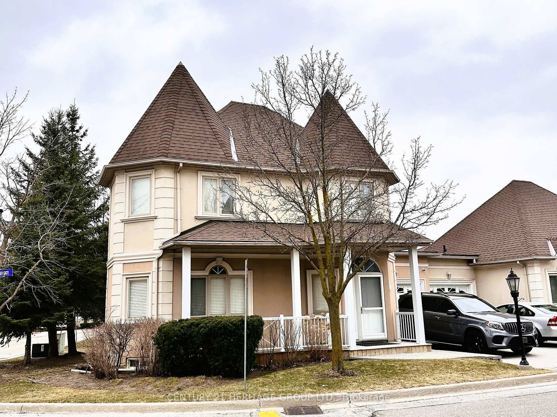 Property Photo: 1 Tower Gate 11 ON L6P 1C3
