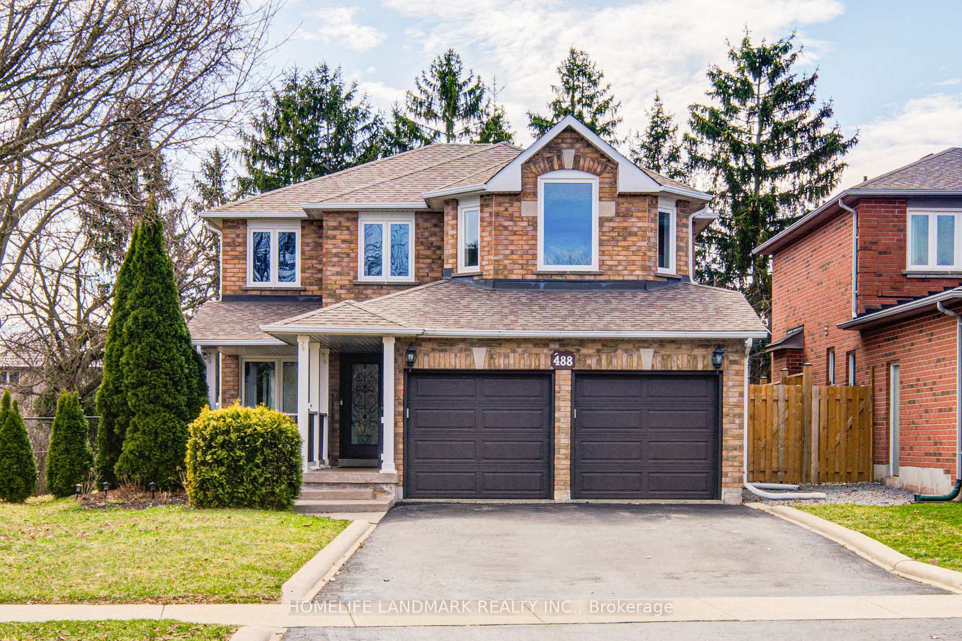 Photo de la propriété: 488 Amanda Crescent ON L7L 6H5