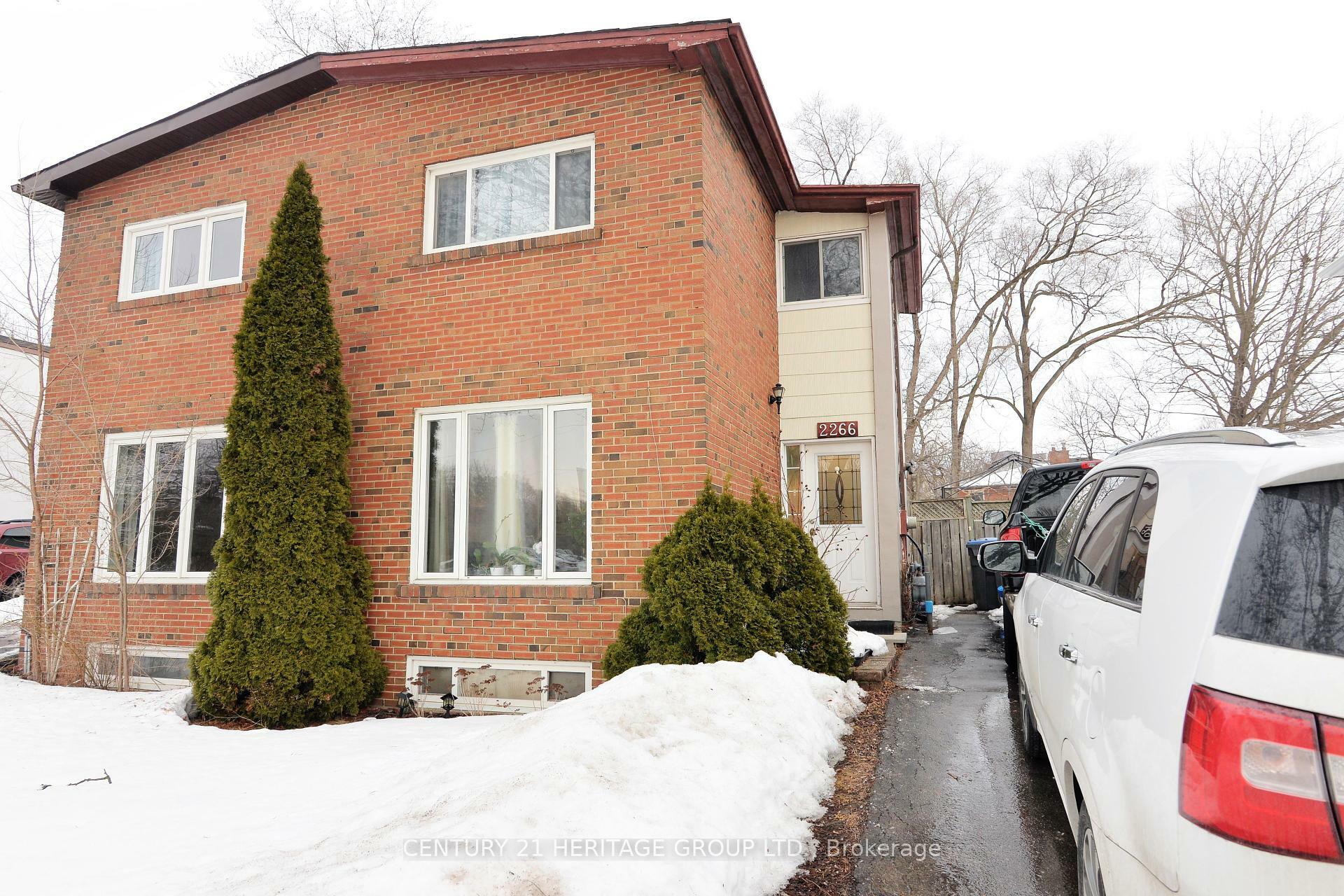 Property Photo: 2266 Brookhurst Road ON L5J 1P9