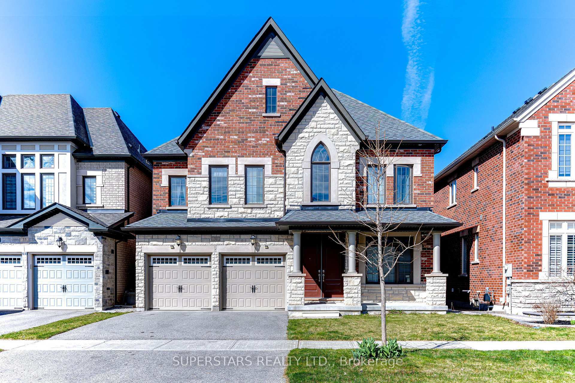 Property Photo: 31 Roy Harper Avenue ON L4G 0V4