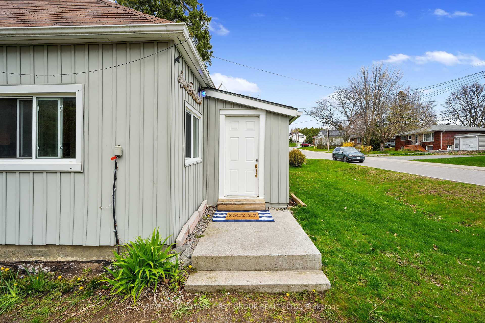 Property Photo: 5 Burnham Avenue ON K0K 1S0