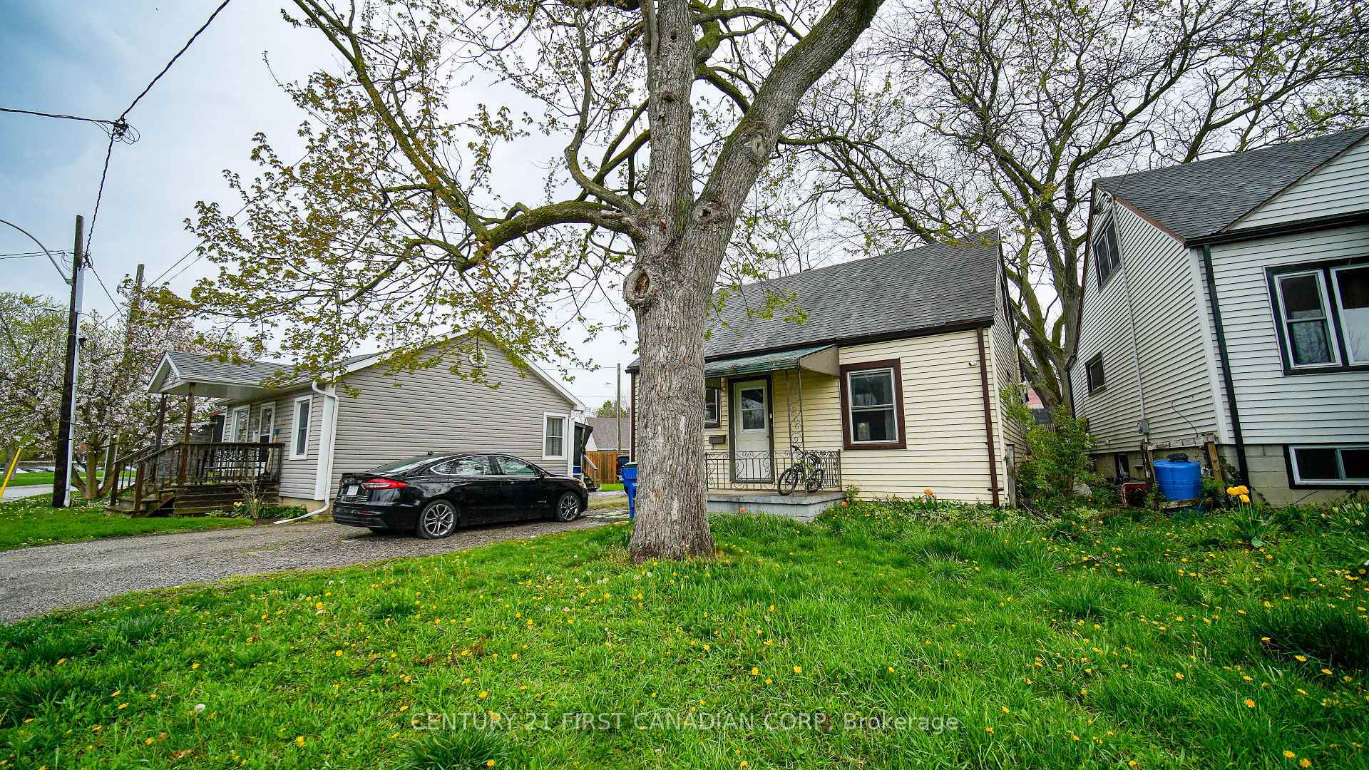 19 Montgomery Drive  Chatham-Kent ON N8A 1P2 photo