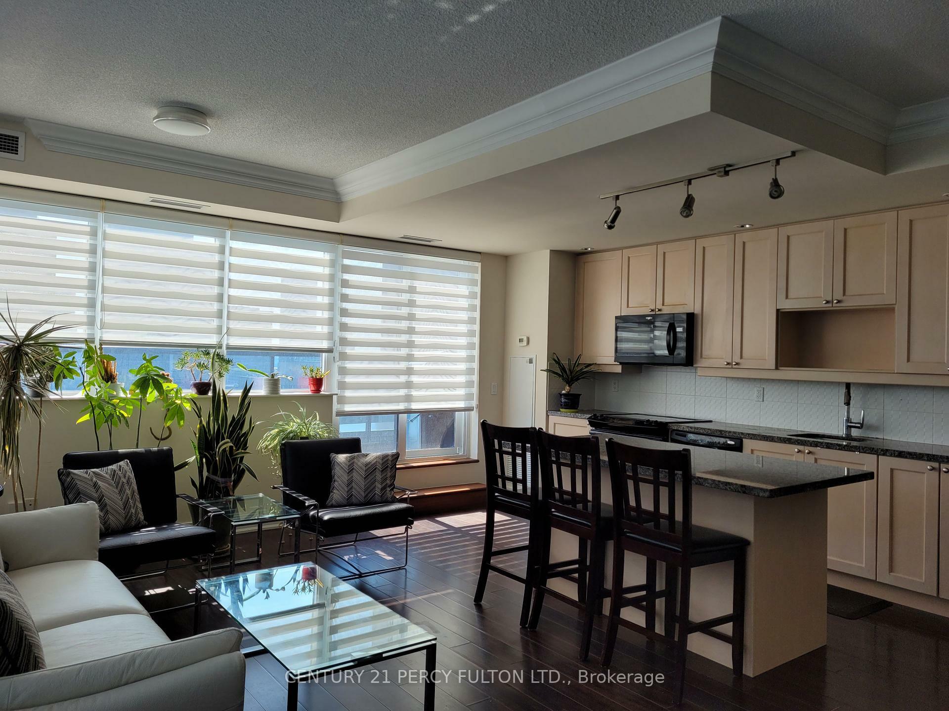 Property Photo: 28 Linden Street 2906 ON M4Y 0A4