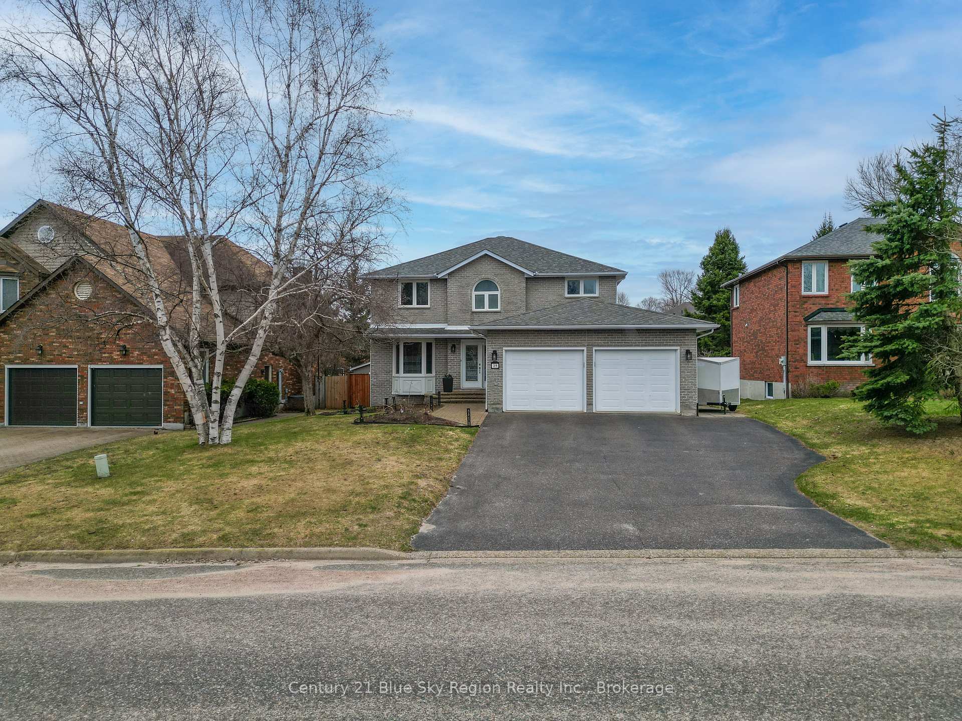 Property Photo: 25 Canterbury Crescent ON P1C 1K9