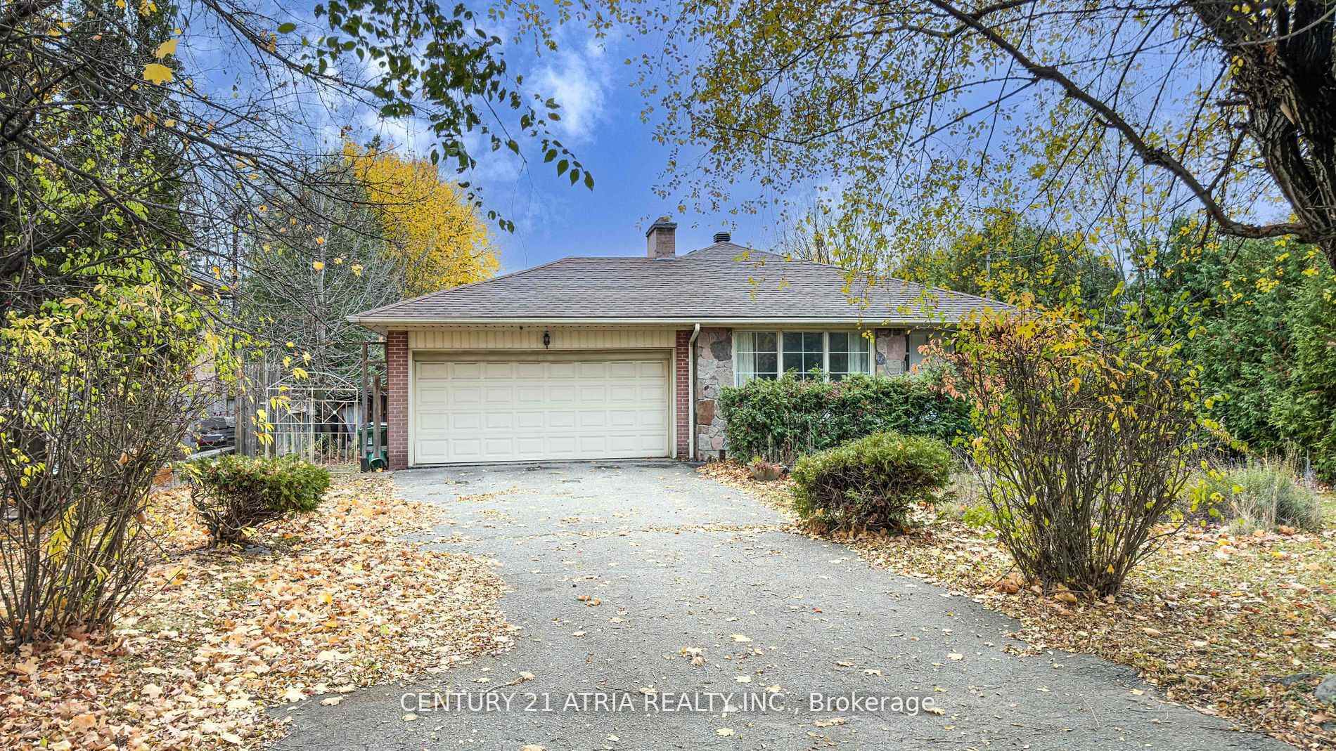 33 Hopperton Drive  Toronto ON M2L 2S5 photo
