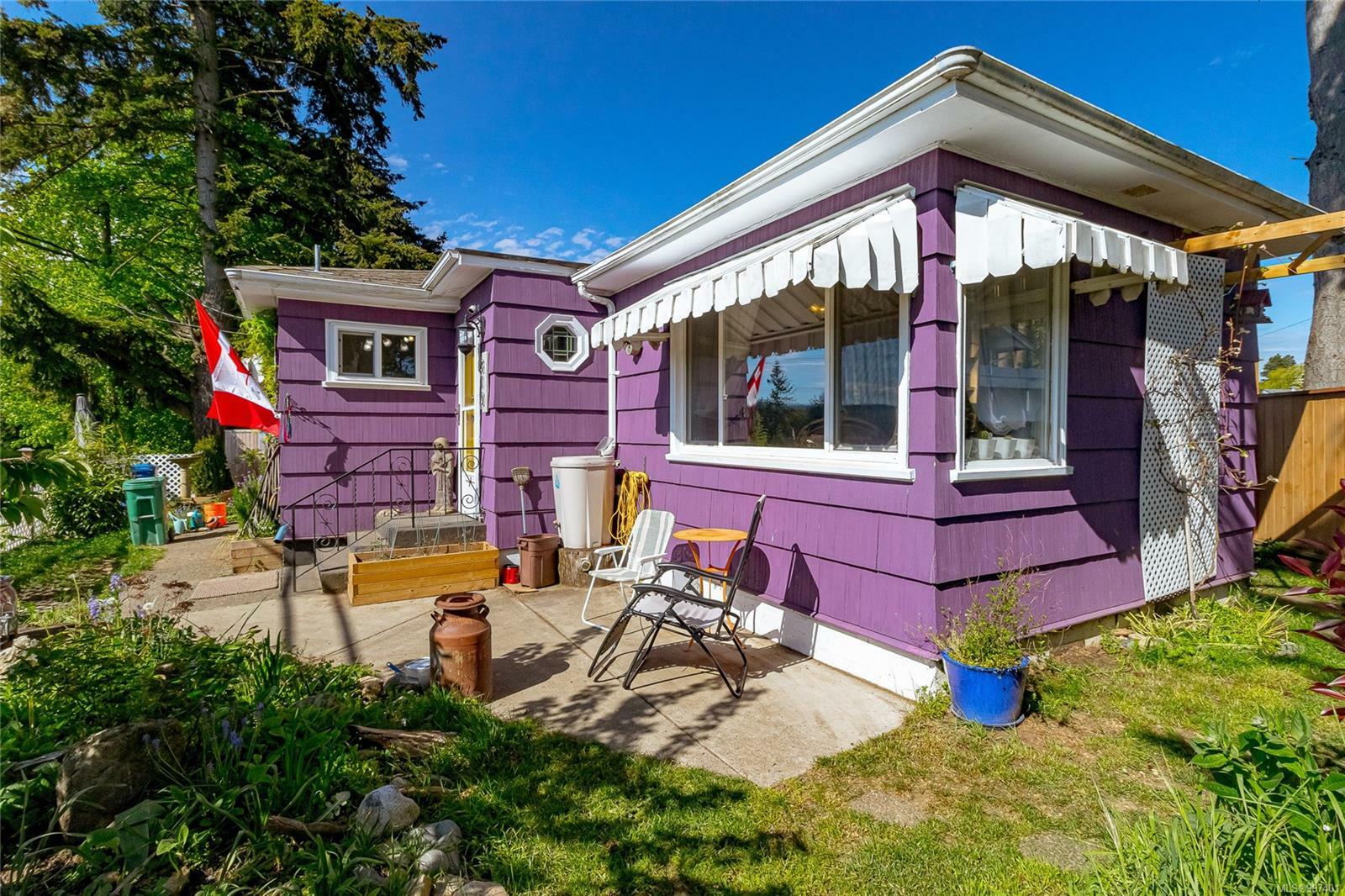 Property Photo: 310 Harewood Rd BC V9R 2Z2
