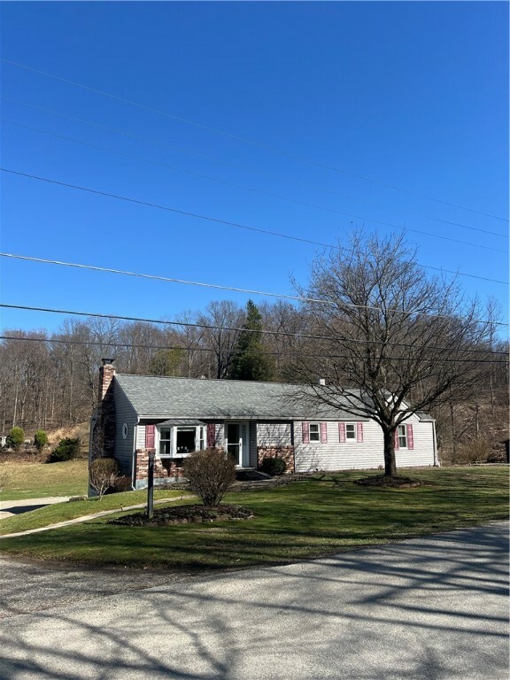 Property Photo: 845 Kiski Park Dr PA 15613