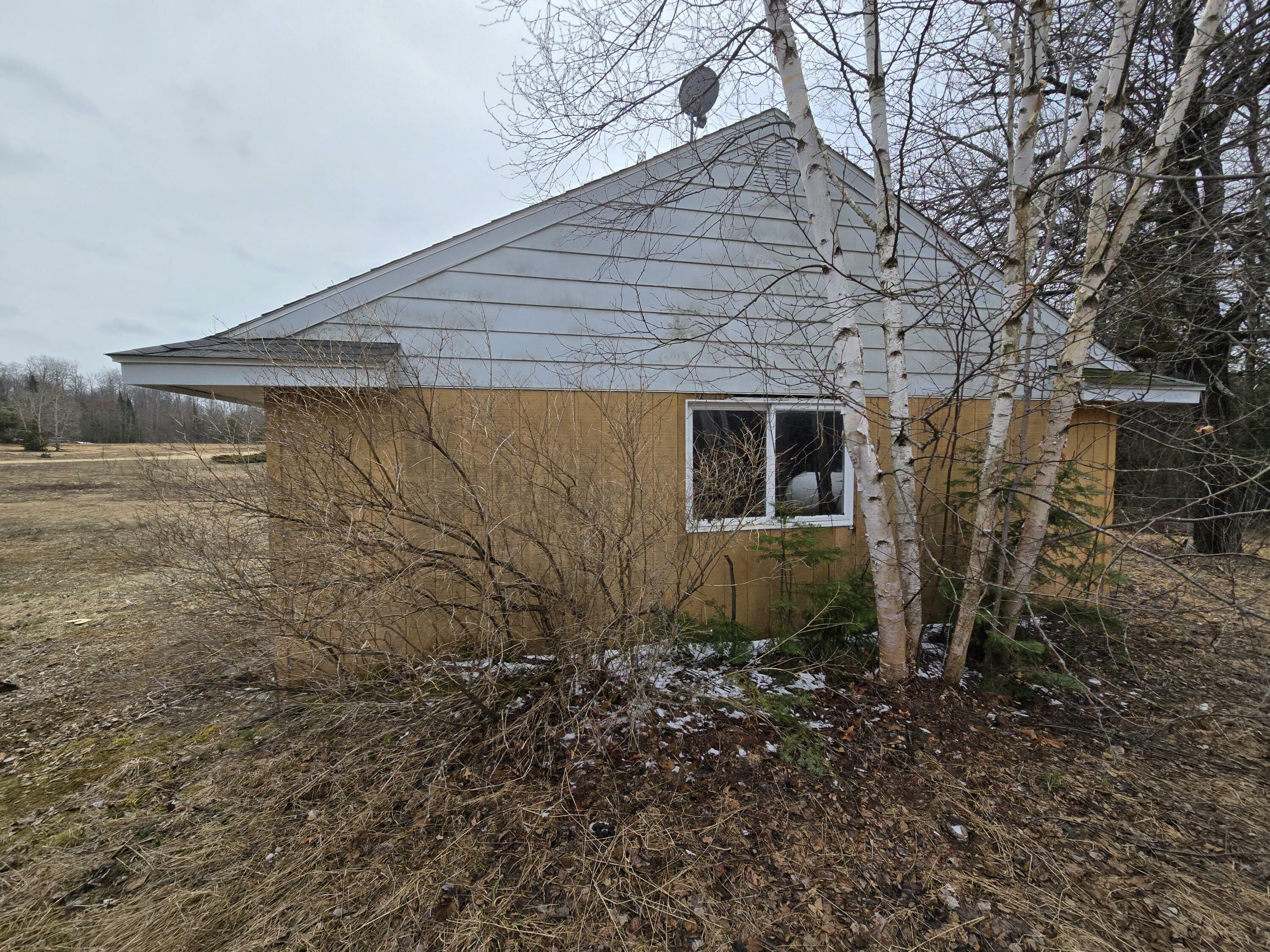Property Photo: 5915 Chickasaw Trail MI 49733
