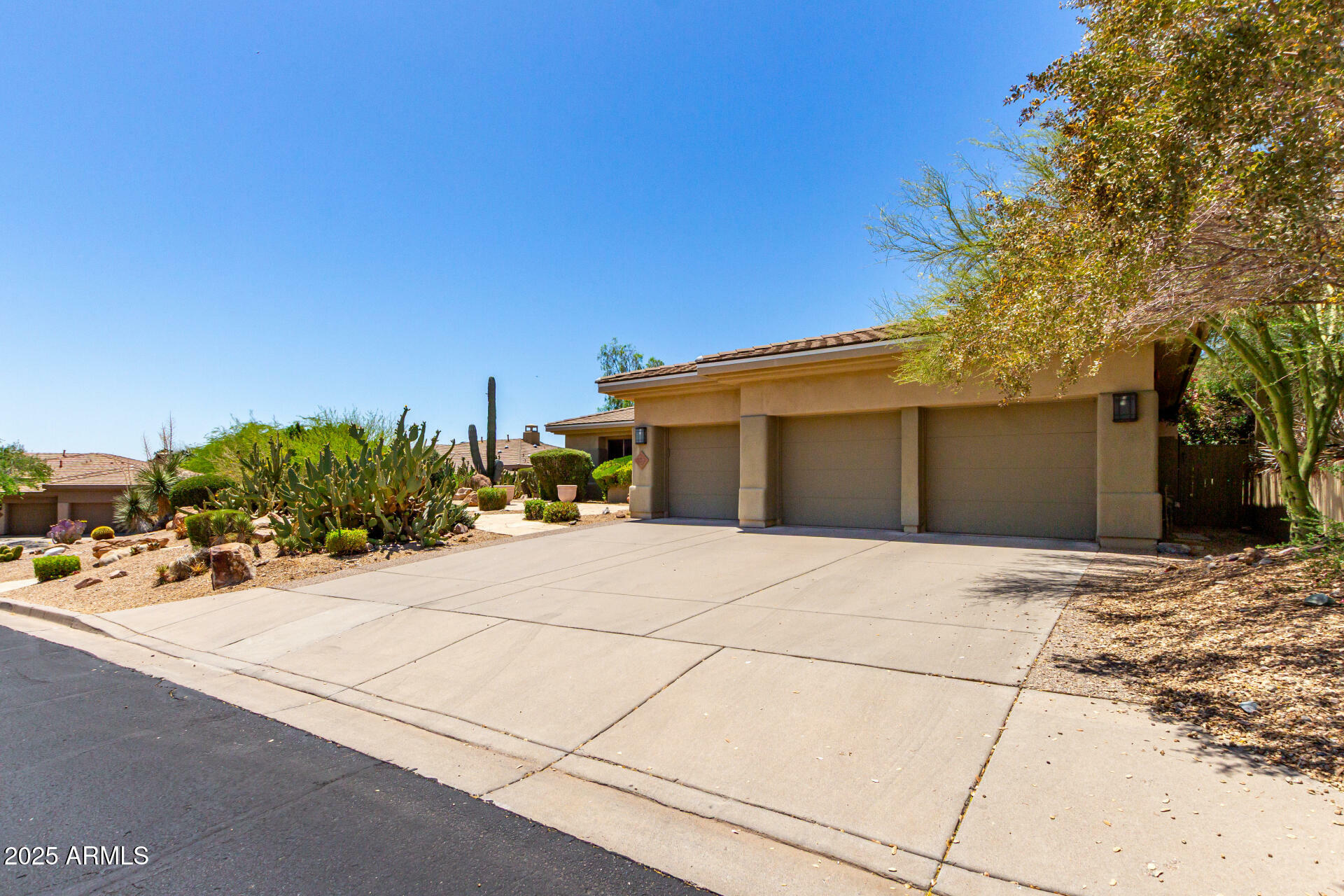 Property Photo: 16562 N 109th Way AZ 85255