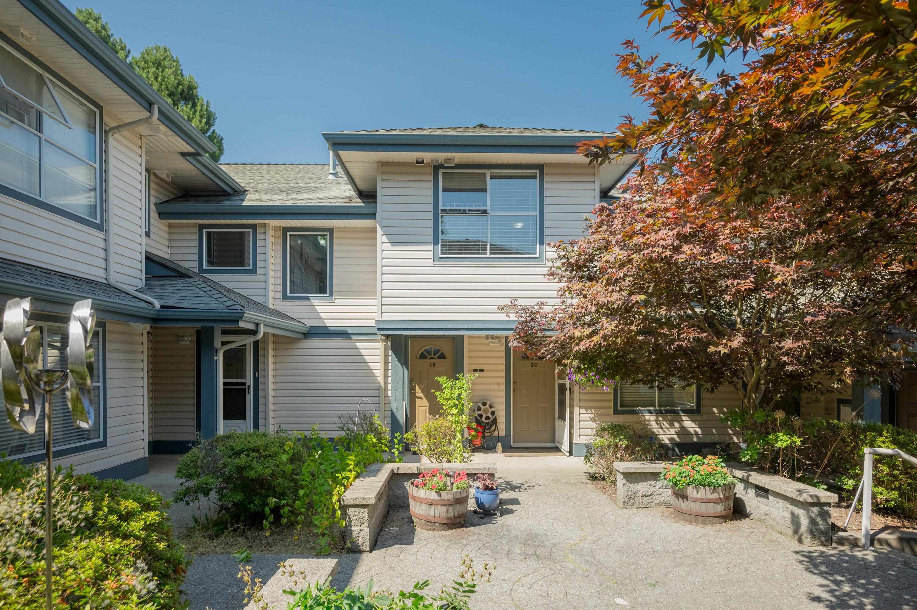 Property Photo: 5664 208 Street 19 BC V3A 8G4