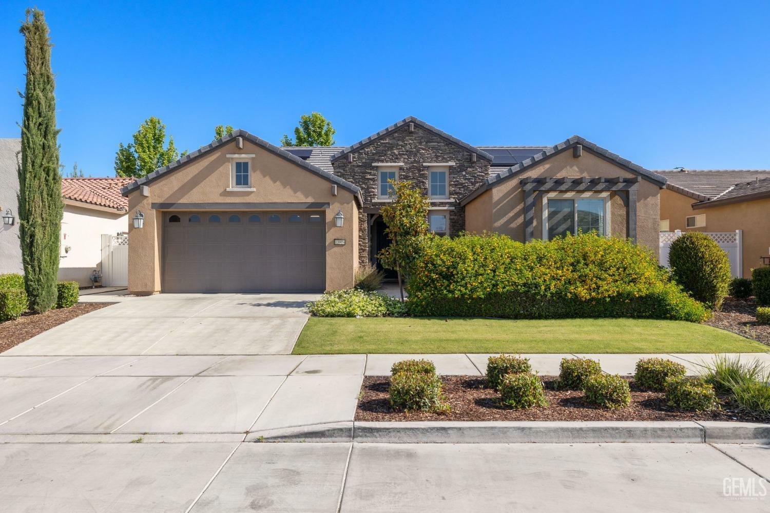Property Photo: 13914 Barbon Beck Avenue CA 93311