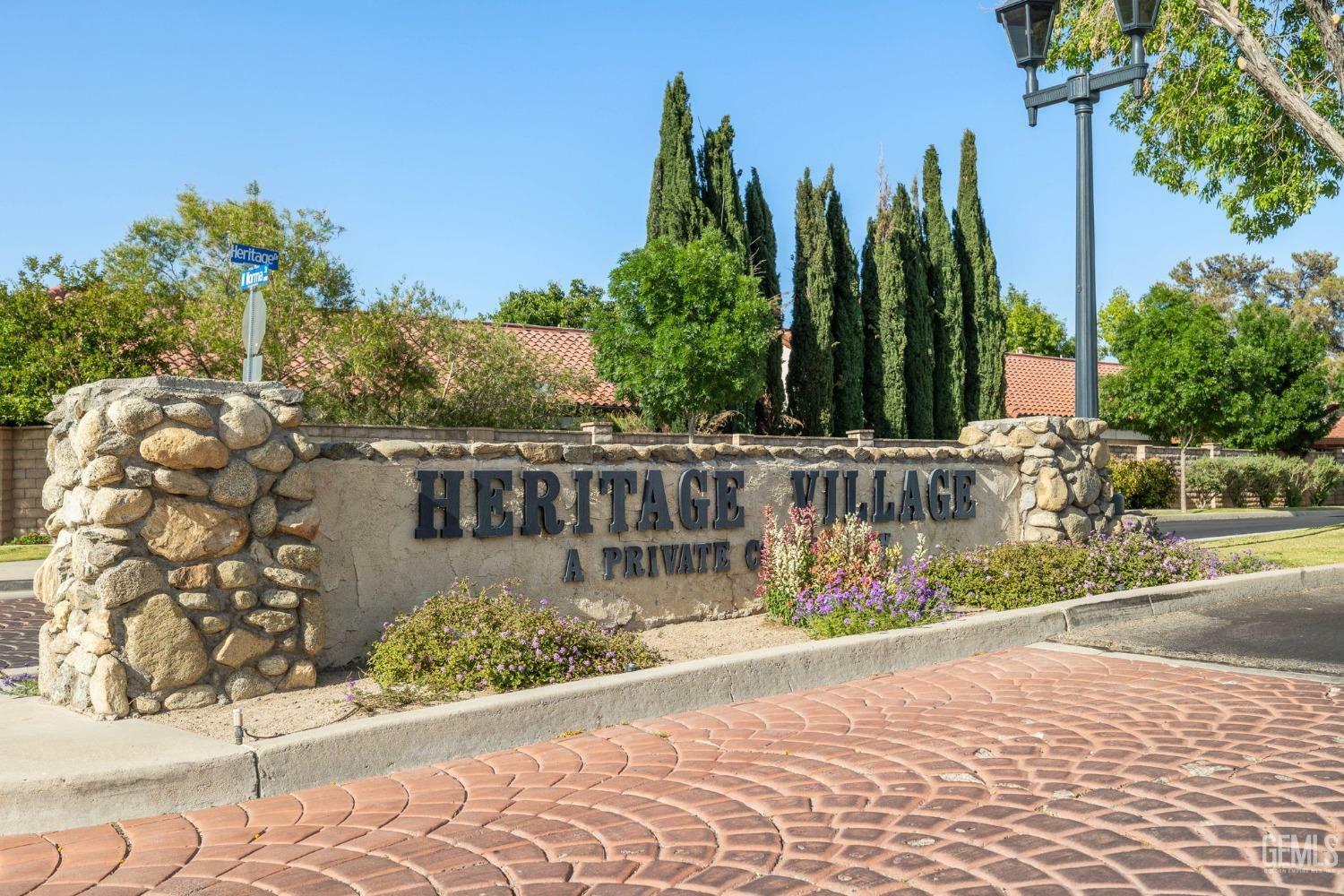 Property Photo: 1224 N Mayflower Circle CA 93555